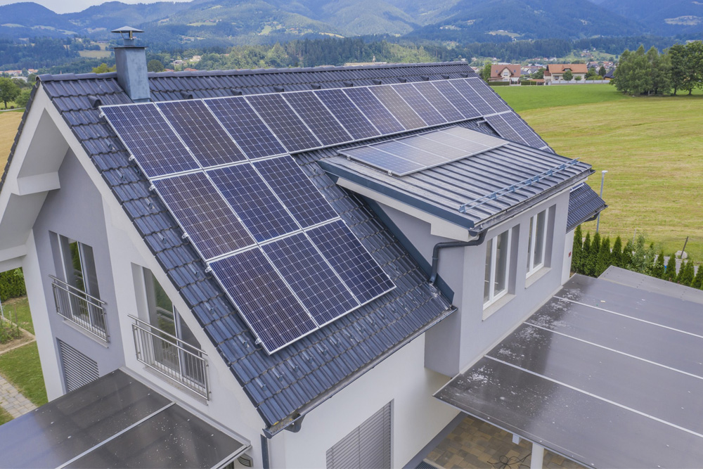 How Solar Energy Reduces Carbon Emissions and Fights Climate Change