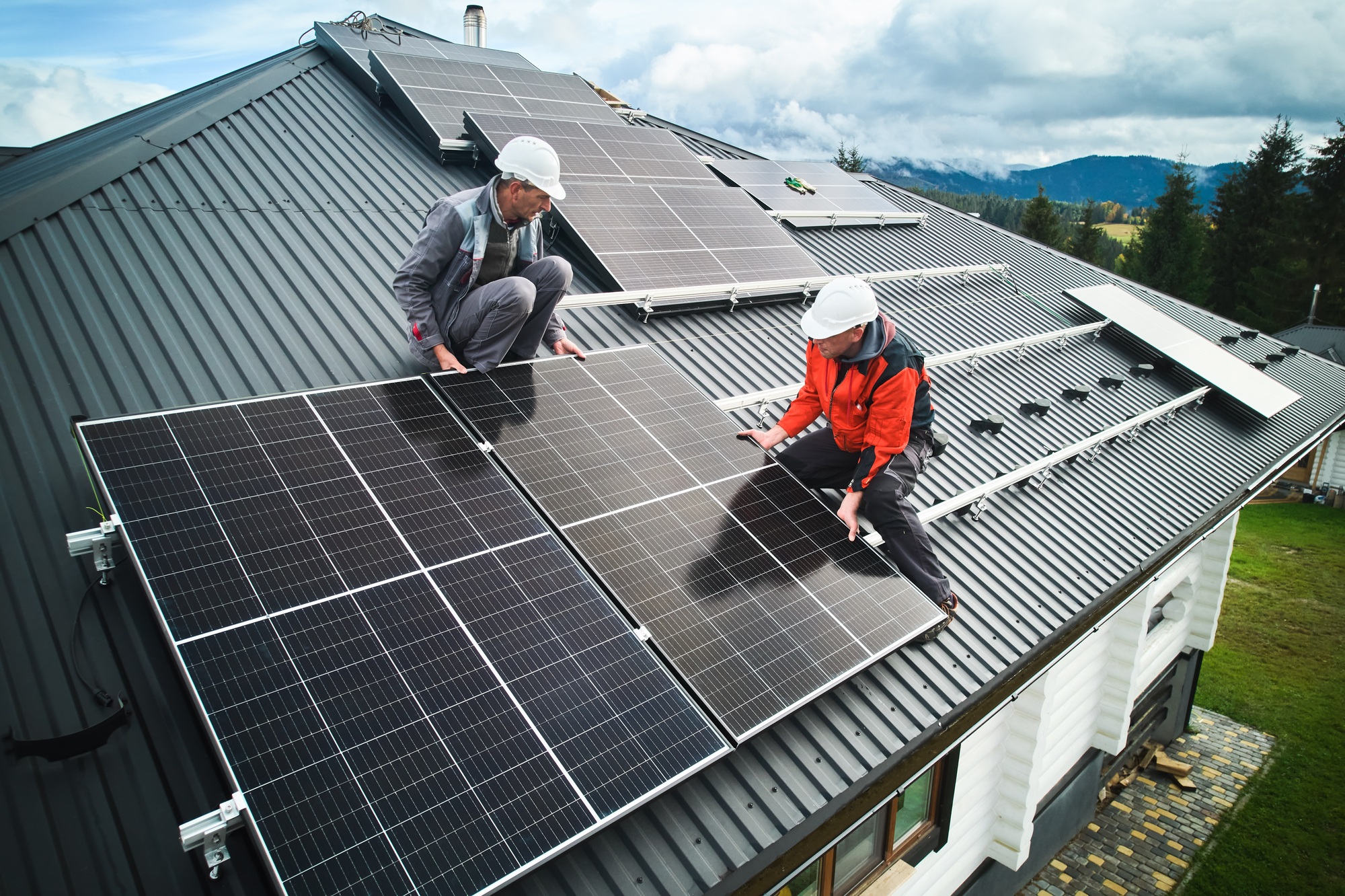 The Power of Efficiency: How Cooling Boosts Solar Panel Performance